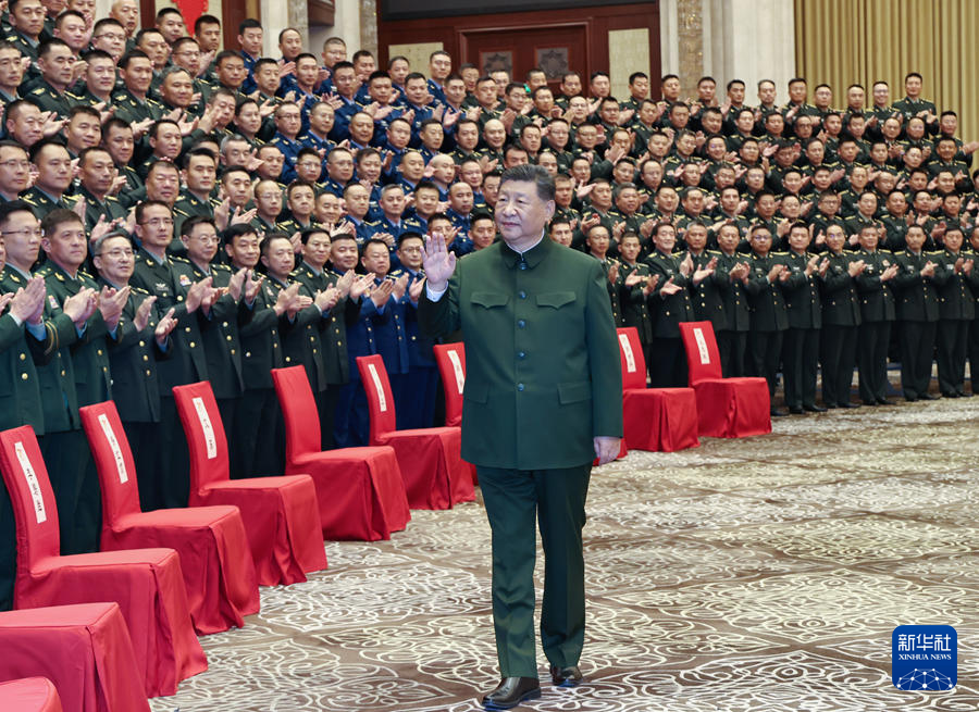 习近平接见新疆各族各界代表(图10)