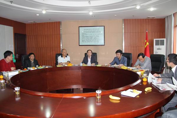 美国阿尔弗莱德大学商学院院长兼孔子学院院长Wilfred Huang 博士来我院考察交流(图1) 美国阿尔弗莱德大学商学院院长兼孔子学院院长Wilfred Huang 博士来我院考察交流(图1)